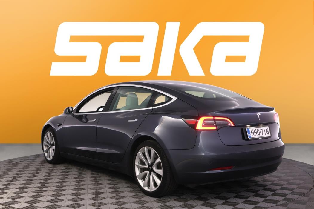 TESLA Model 3 2020