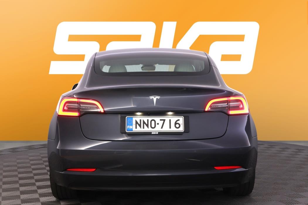 TESLA Model 3 2020