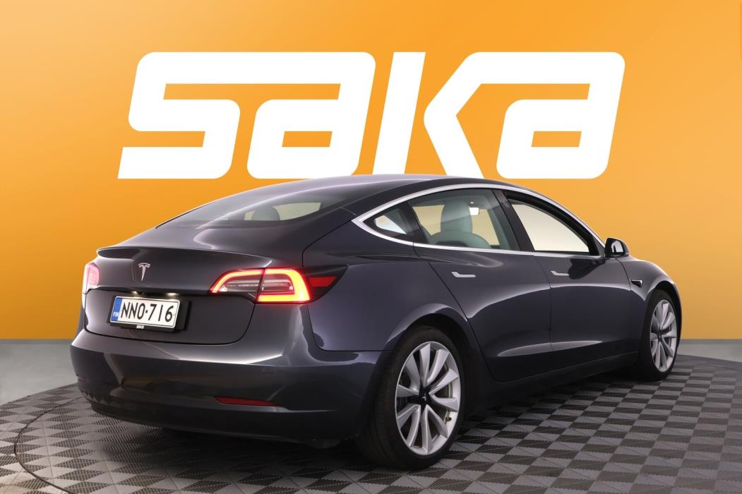 TESLA Model 3 2020