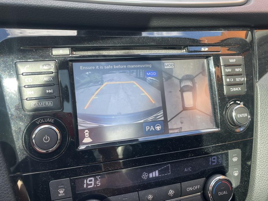 NISSAN Qashqai 2015