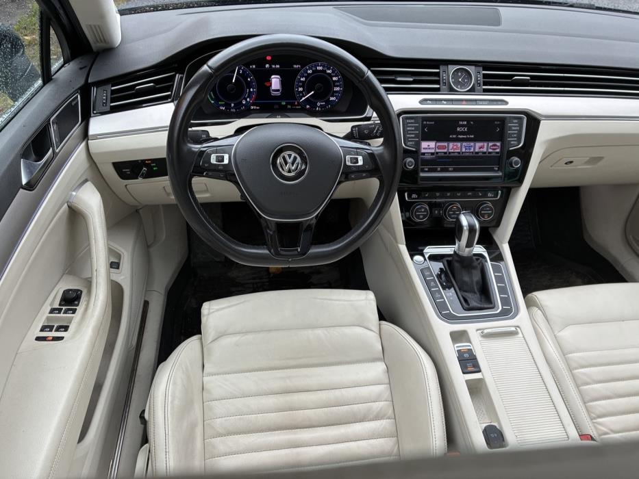 VOLKSWAGEN Passat 2017
