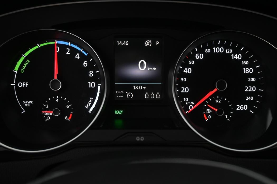 VOLKSWAGEN Passat 2017