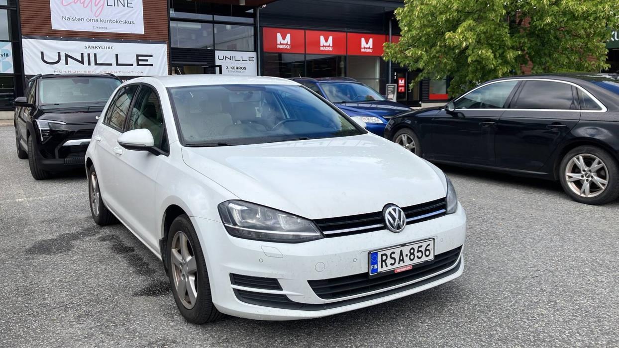 VOLKSWAGEN Golf 2015