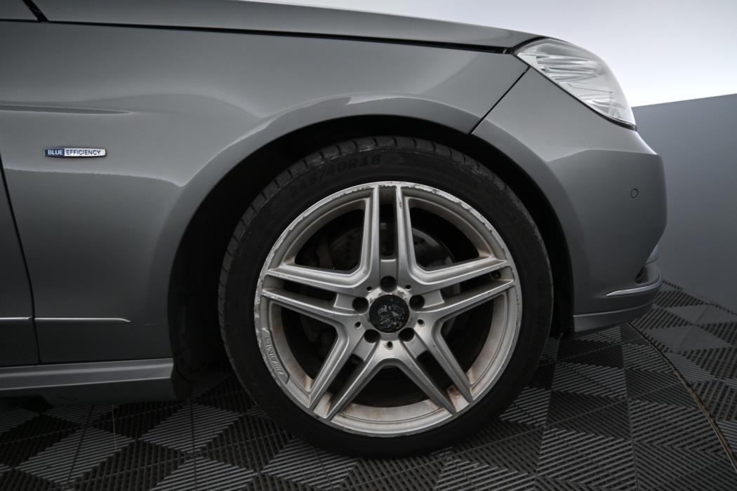 MERCEDES-BENZ E 2010