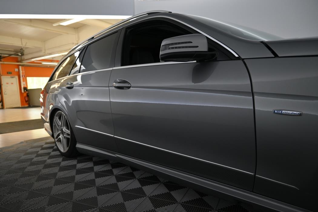 MERCEDES-BENZ E 2010