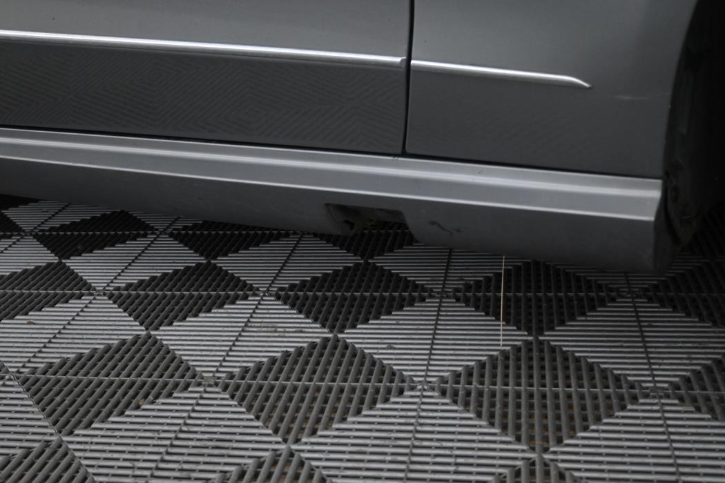 MERCEDES-BENZ E 2010