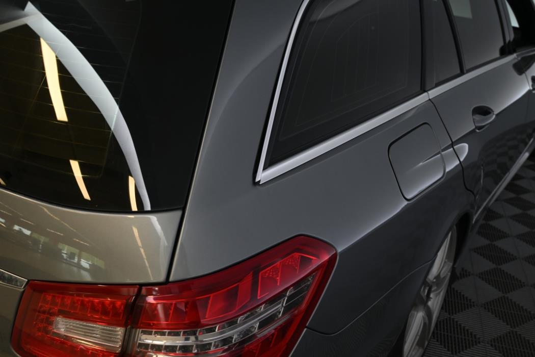 MERCEDES-BENZ E 2010