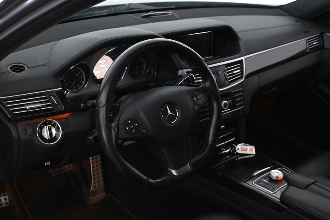 MERCEDES-BENZ E 2010