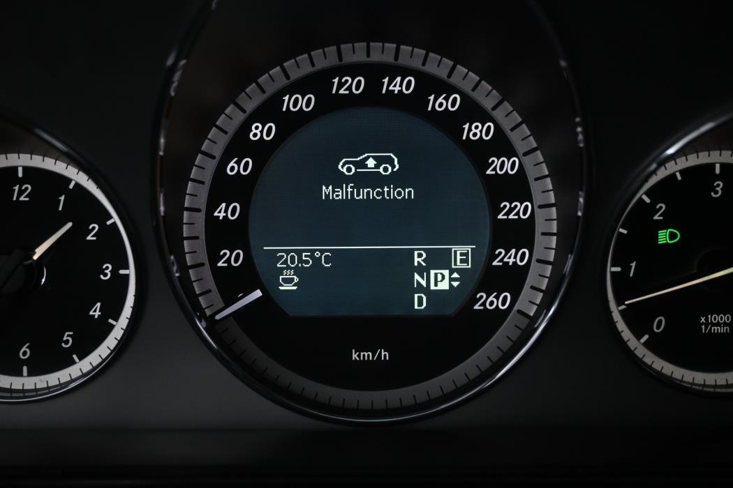 MERCEDES-BENZ E 2010