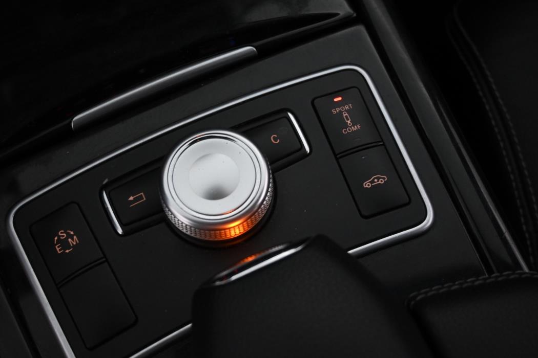 MERCEDES-BENZ E 2010