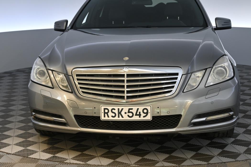 MERCEDES-BENZ E 2010
