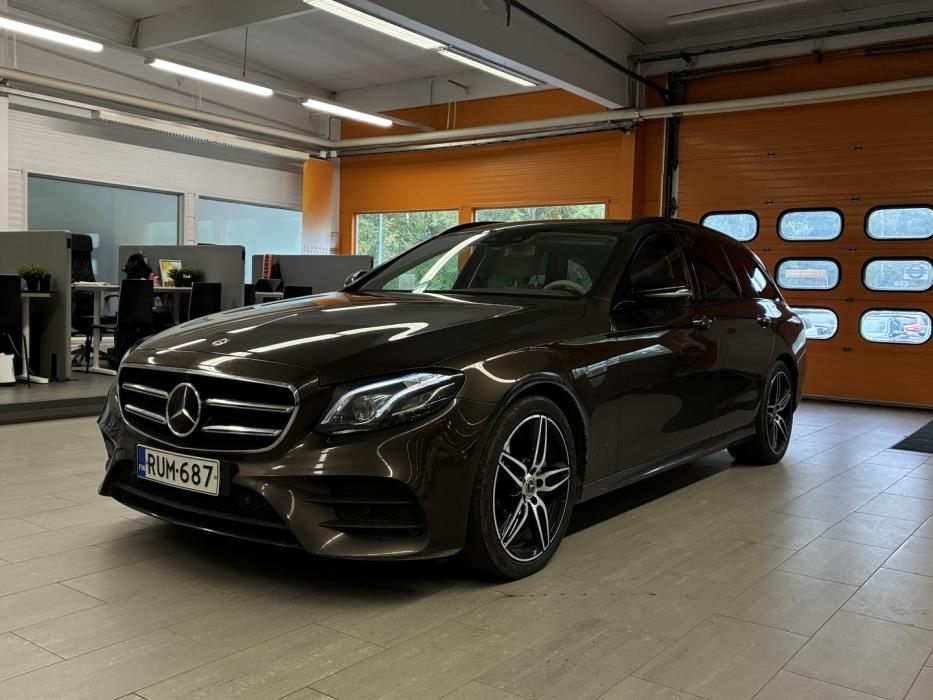 MERCEDES-BENZ E 2018