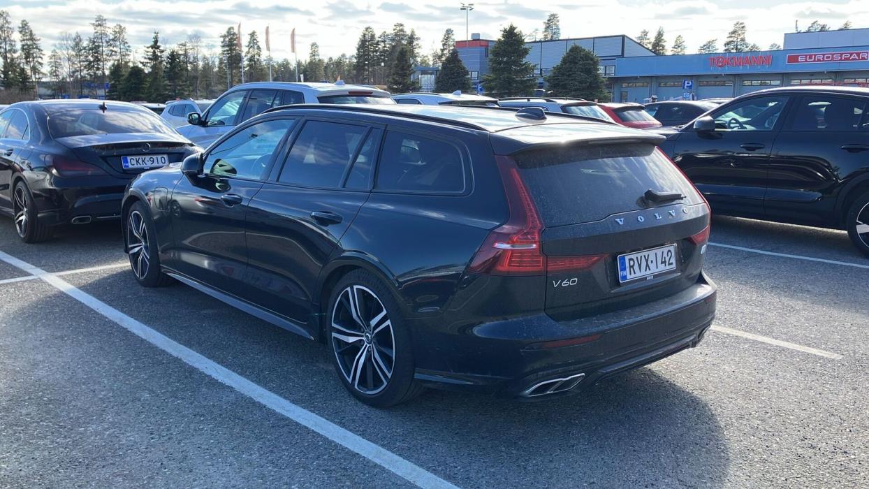 VOLVO V60 2021