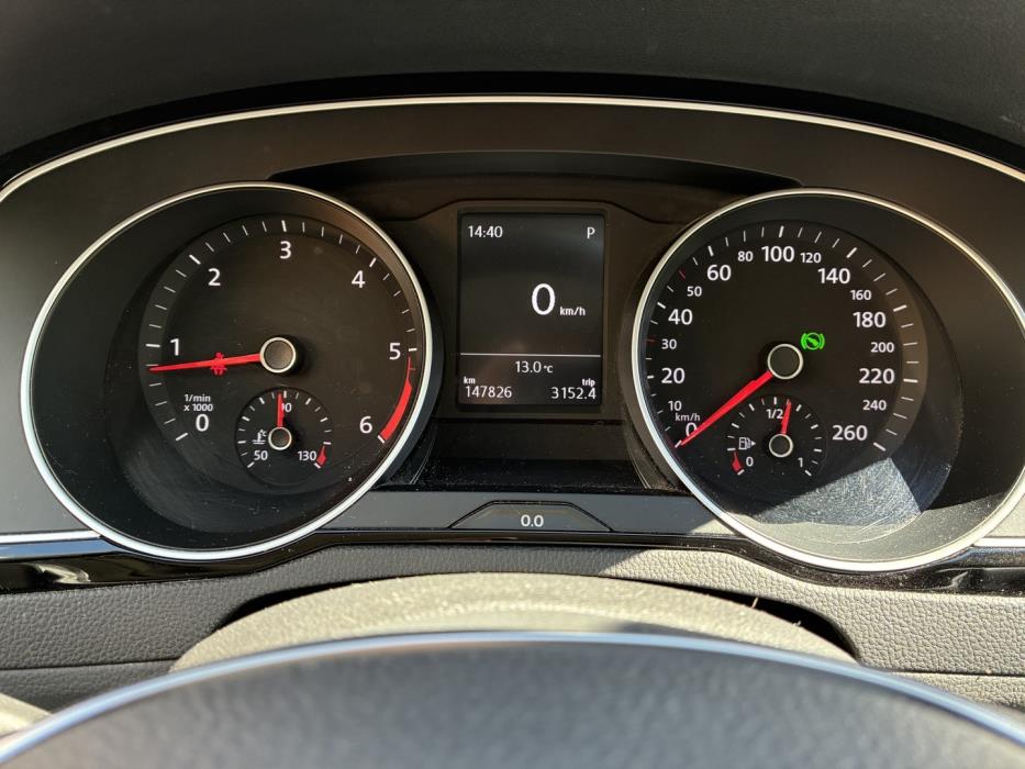 VOLKSWAGEN Passat 2016
