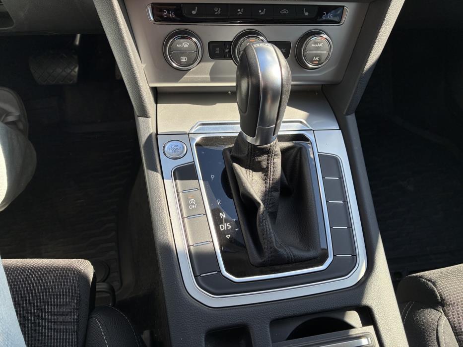VOLKSWAGEN Passat 2016