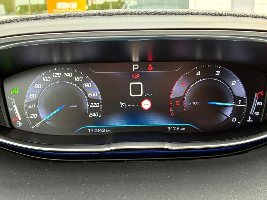 PEUGEOT 5008 2018