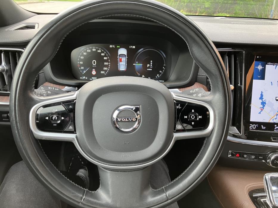 VOLVO V60 2021