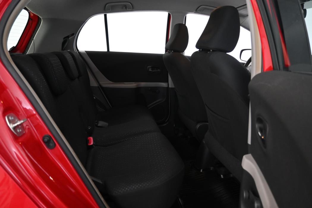 TOYOTA Yaris 2010