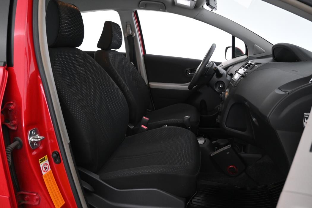 TOYOTA Yaris 2010