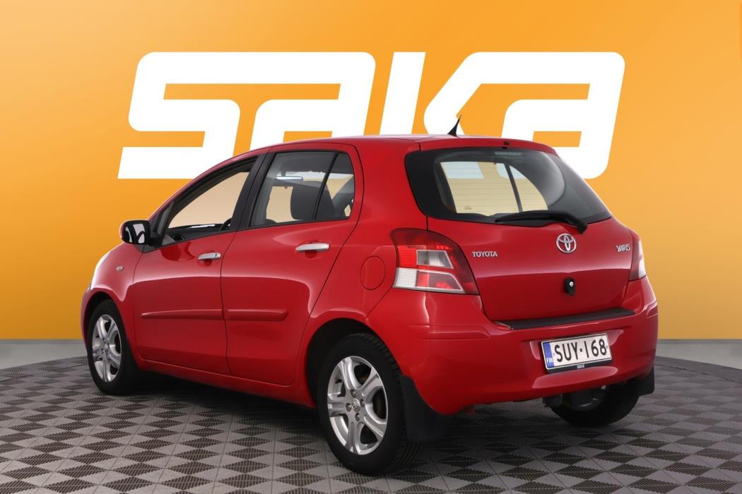 TOYOTA Yaris 2010