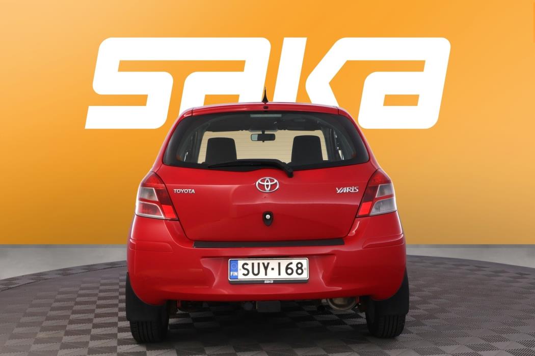 TOYOTA Yaris 2010