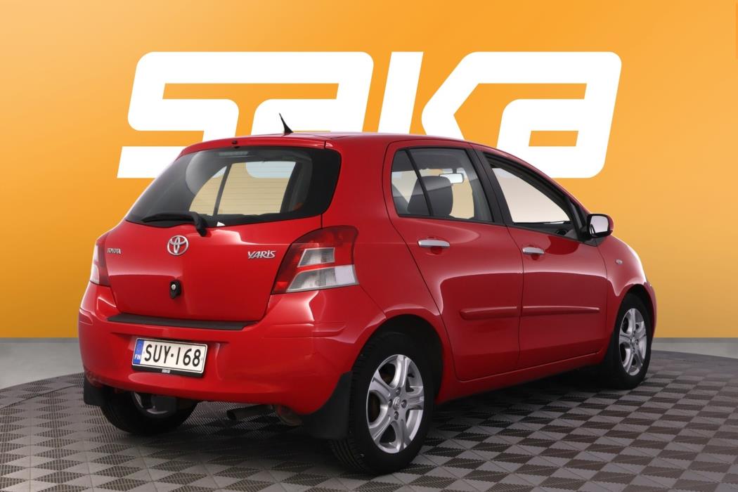 TOYOTA Yaris 2010