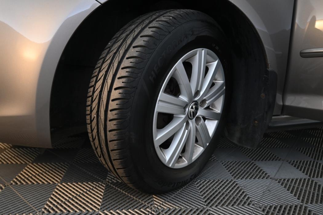 VOLKSWAGEN Golf Plus 2012