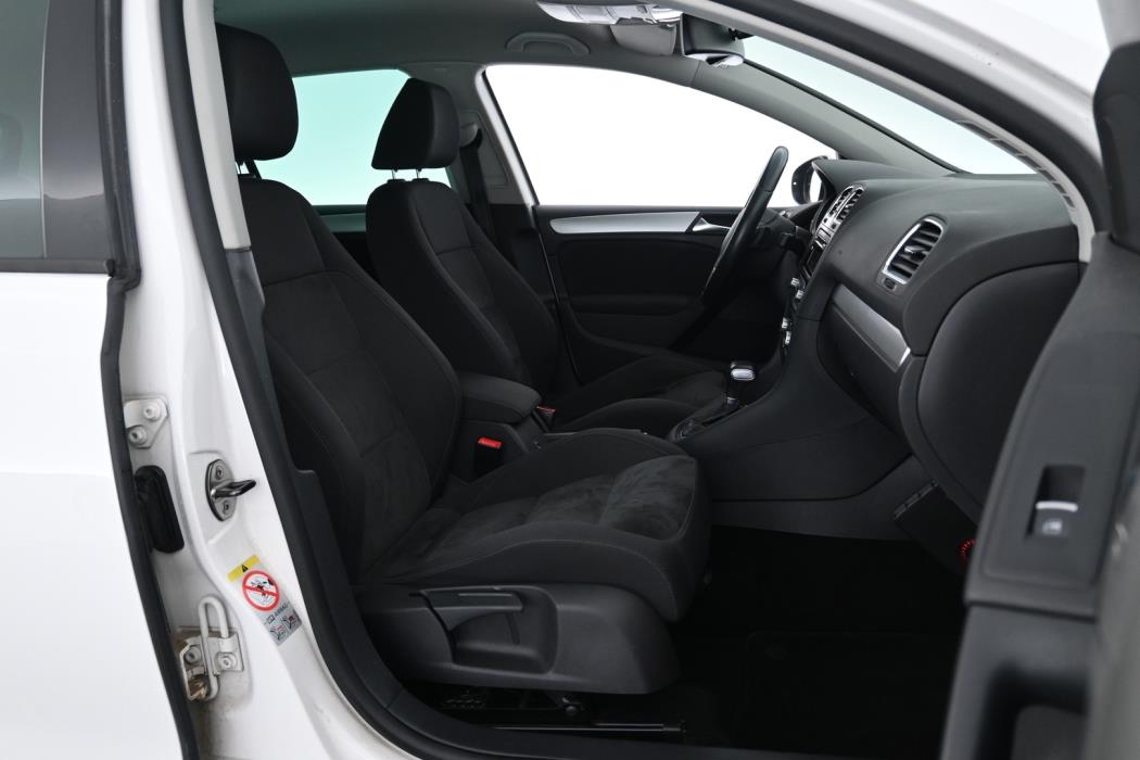 VOLKSWAGEN Golf 2011