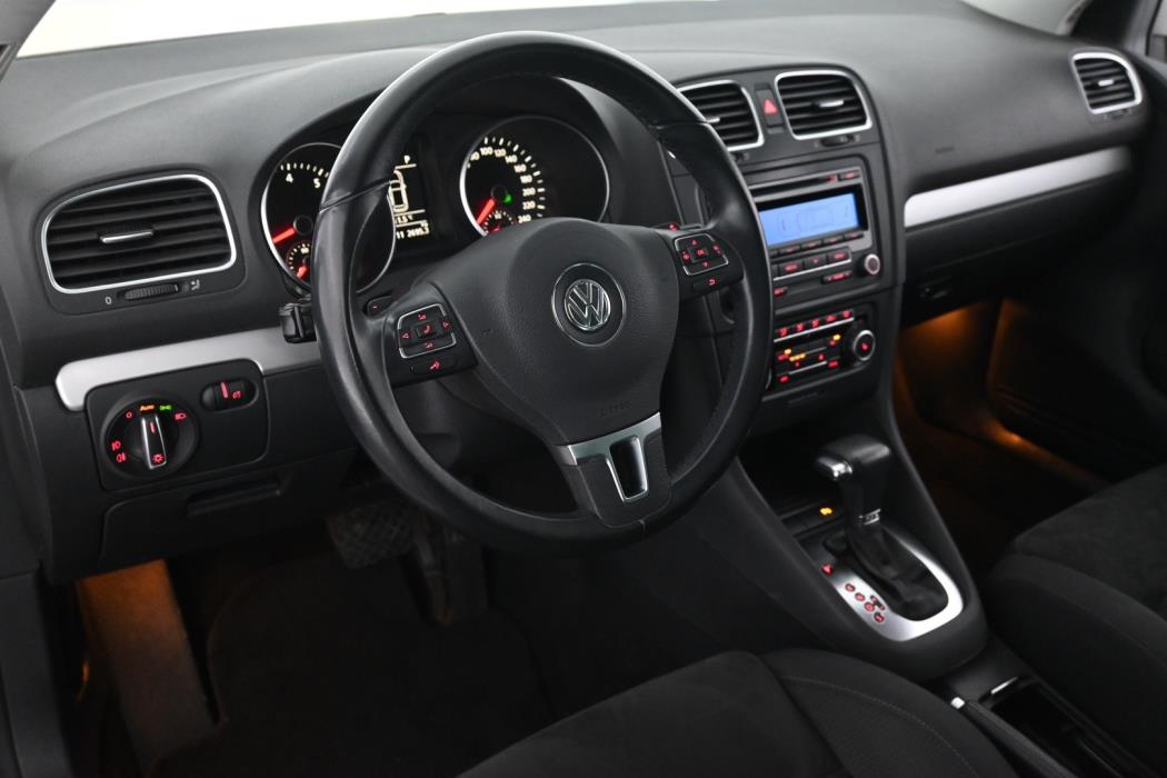 VOLKSWAGEN Golf 2011