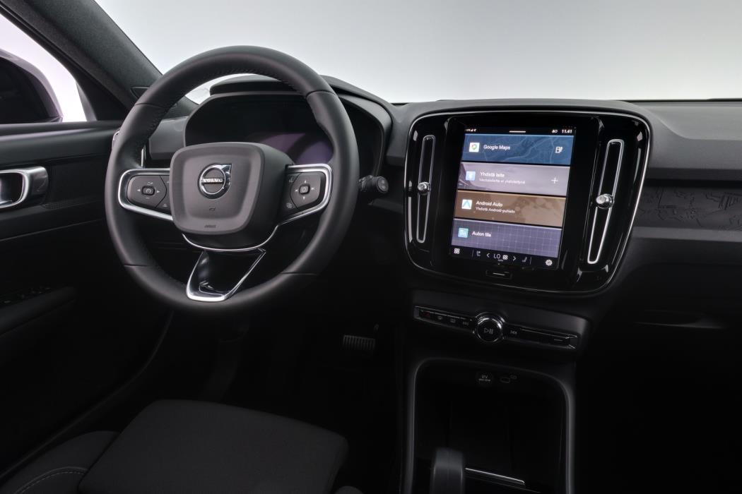 VOLVO XC40 2023