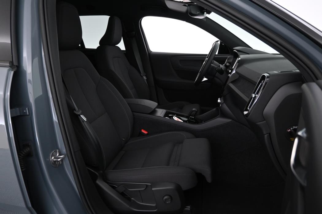 VOLVO XC40 2023