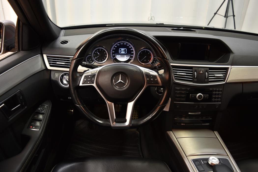 MERCEDES-BENZ E 2012