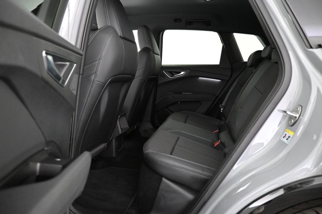 AUDI Q4 e-tron 2025