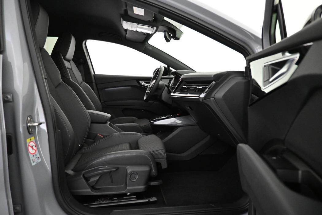 AUDI Q4 e-tron 2025