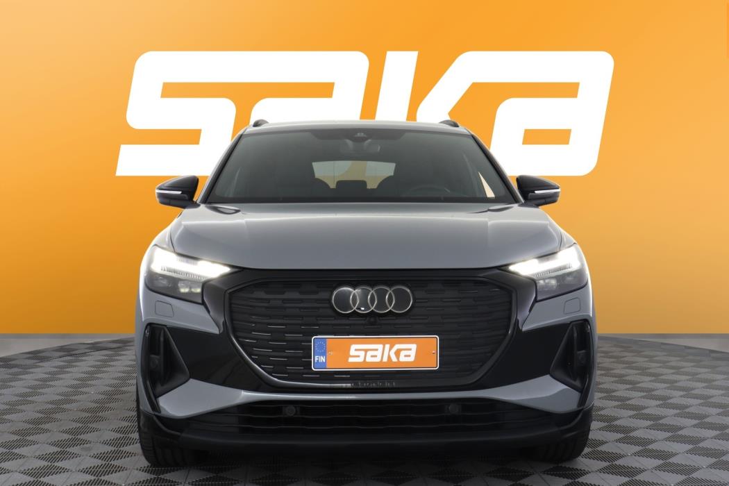 AUDI Q4 e-tron 2025