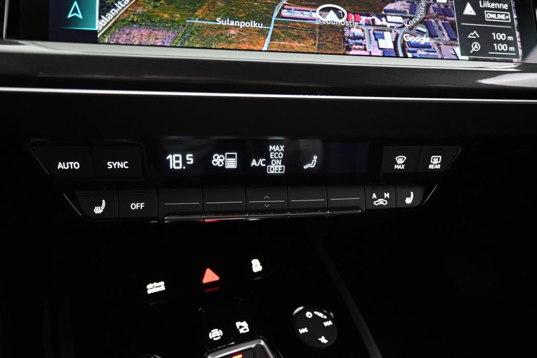 AUDI Q4 e-tron 2025