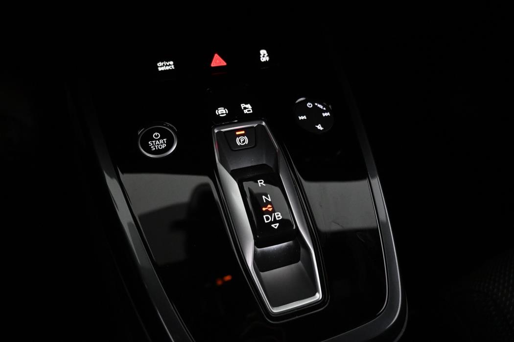 AUDI Q4 e-tron 2025