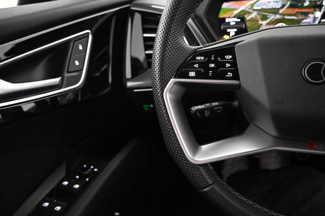 AUDI Q4 e-tron 2025