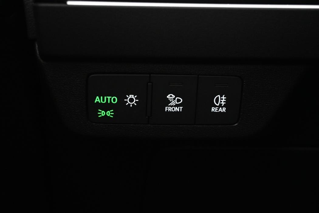 AUDI Q4 e-tron 2025
