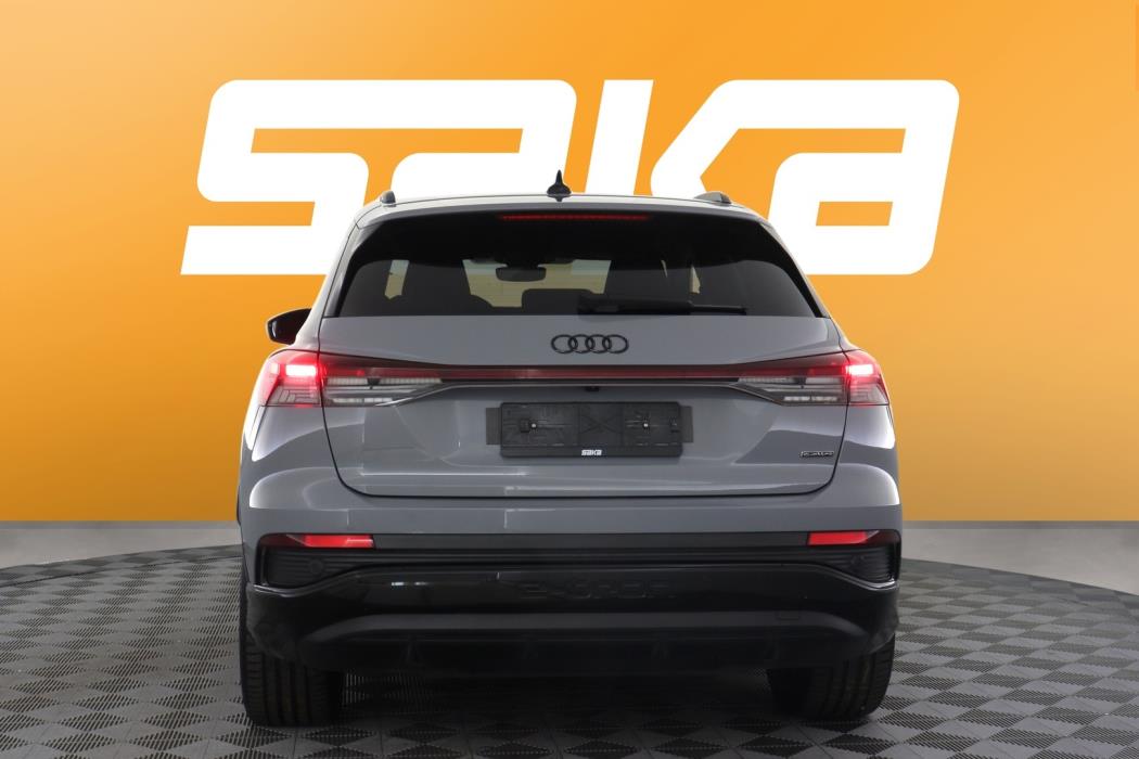 AUDI Q4 e-tron 2025