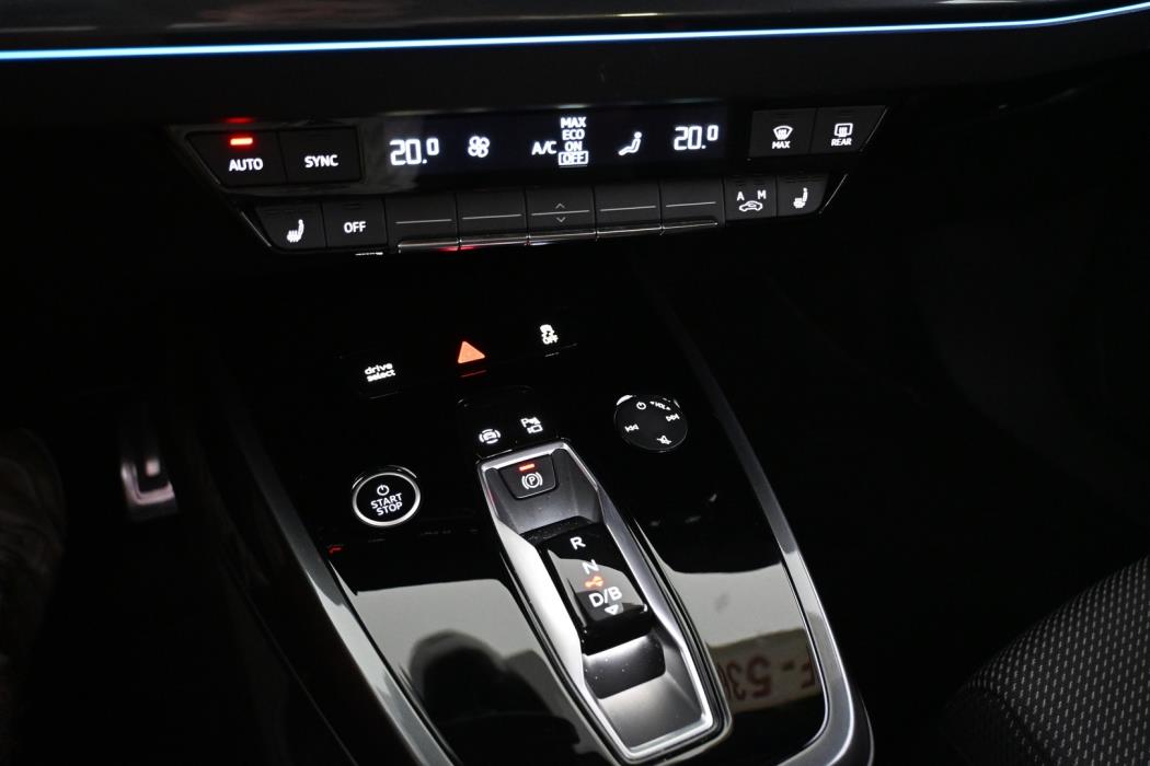 AUDI Q4 e-tron 2025