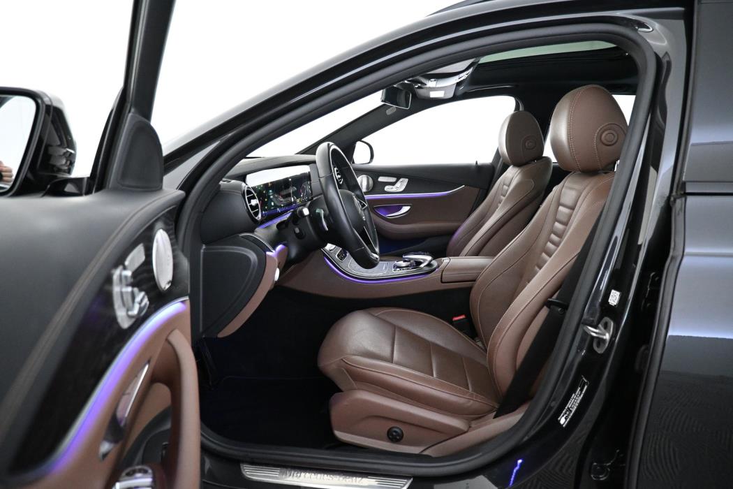 MERCEDES-BENZ E 2022