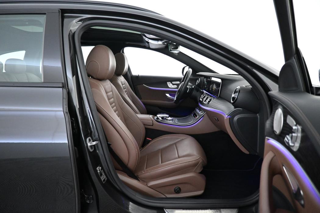 MERCEDES-BENZ E 2022