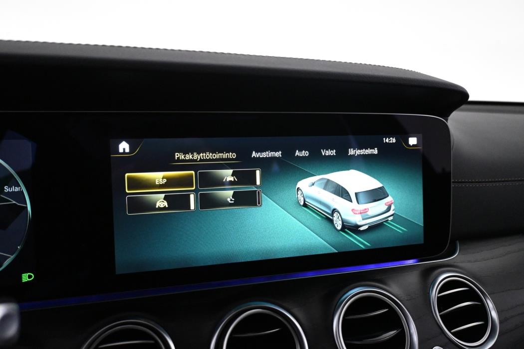 MERCEDES-BENZ E 2022