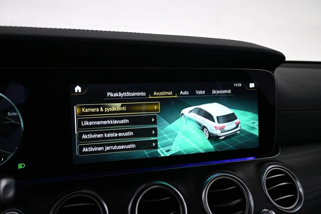 MERCEDES-BENZ E 2022