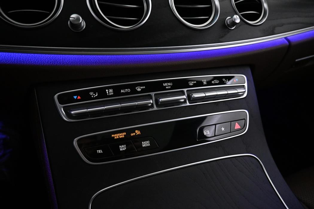 MERCEDES-BENZ E 2022