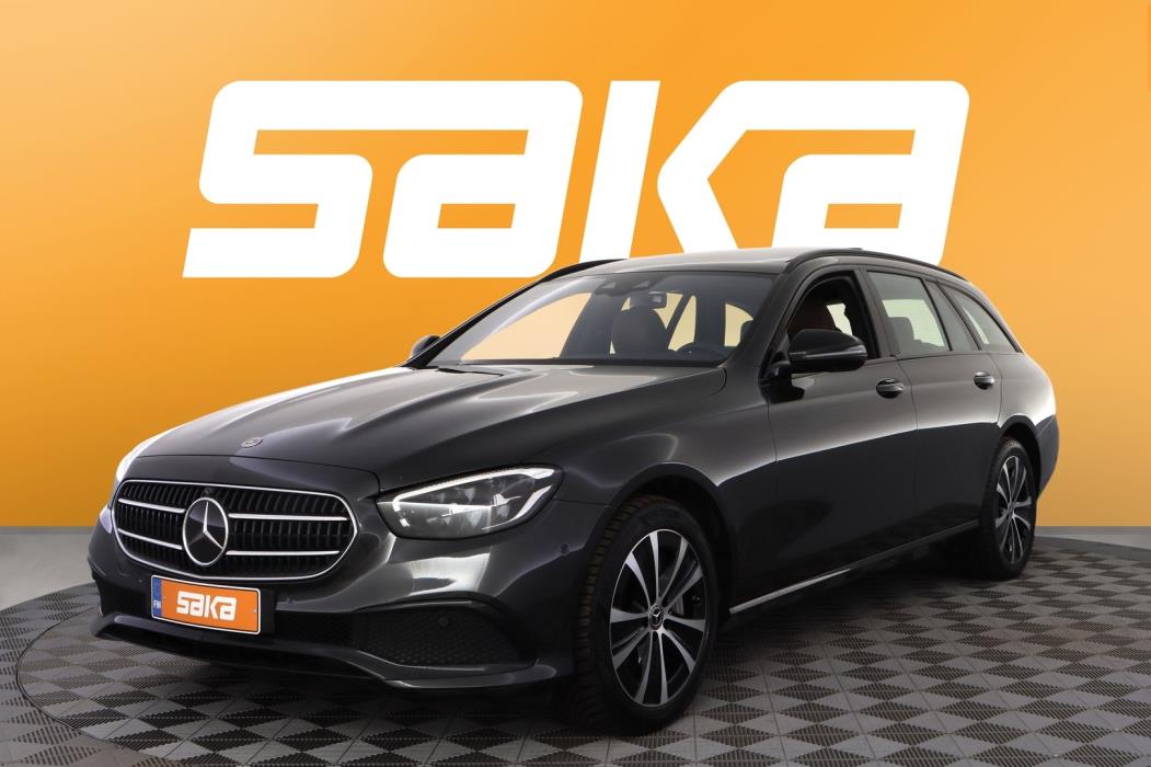 MERCEDES-BENZ E 2022