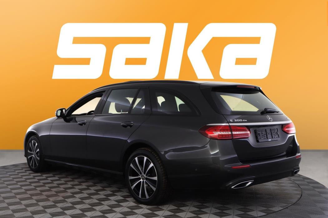 MERCEDES-BENZ E 2022