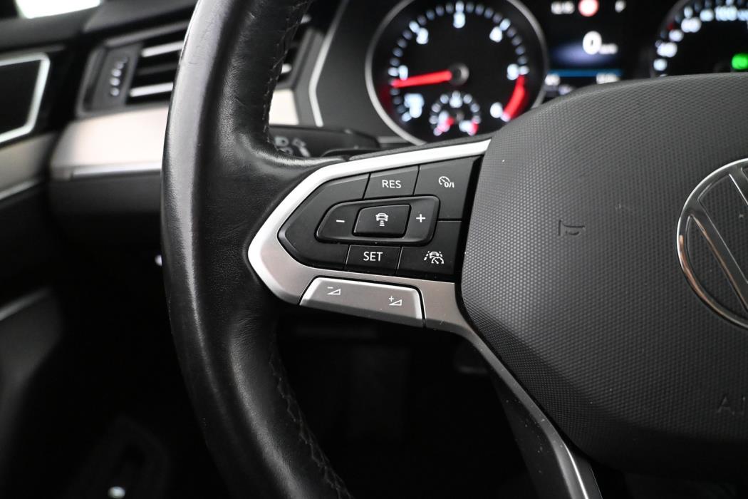 VOLKSWAGEN Passat 2021