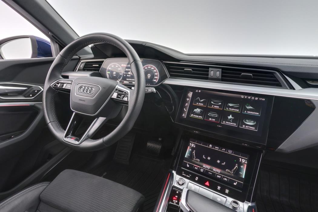 AUDI e-tron 2023